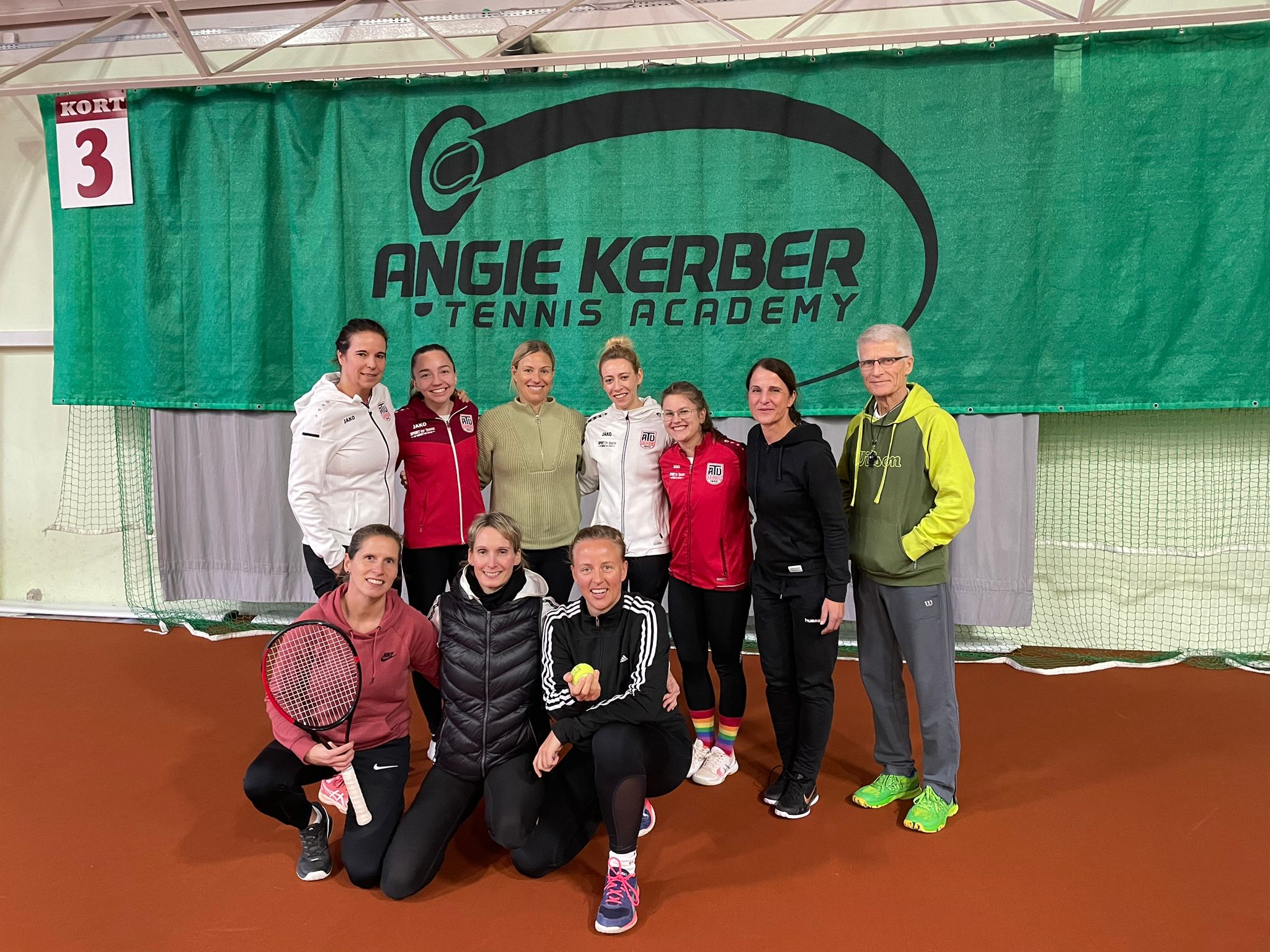 Angie-Academy, Episode 2: Ganz großes Tennis für die ATV-Damen – und ein überraschendes Meet & Greet