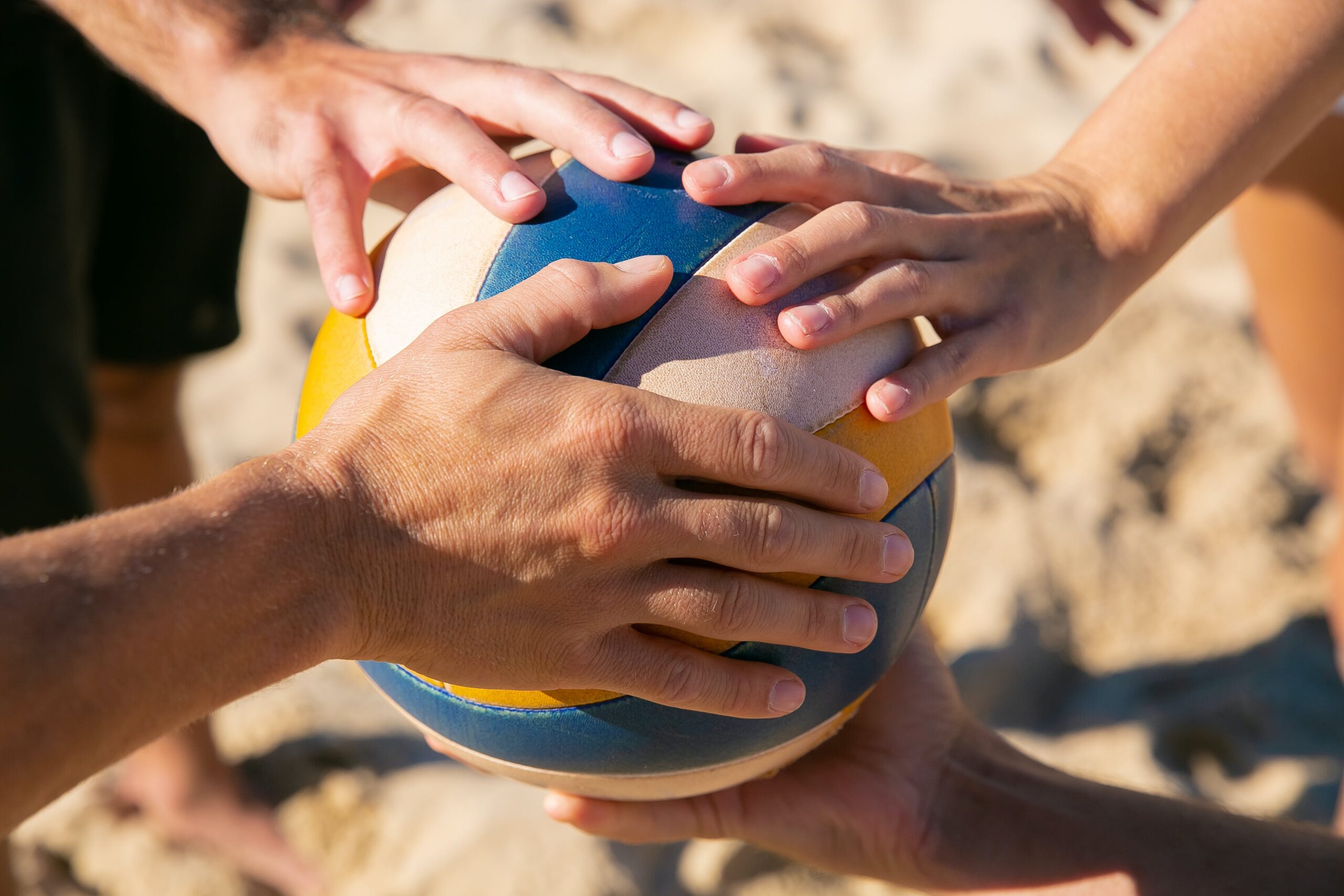 VOLLEYBALLERINNEN UND VOLLEYBALLER GESUCHT